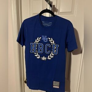 NWOT Mitchell & Ness Hampton University HBCU Graphic T-Shirt Small